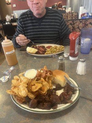 I had Burnt Ends Dinner with salad, homemade chips and hubby had 2 meat combo dinner with okra and salad.