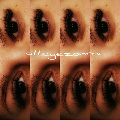 Volume eyelash extensions