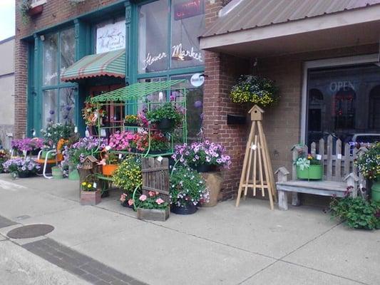 Thistlewood Flower Market in Lebanon MO