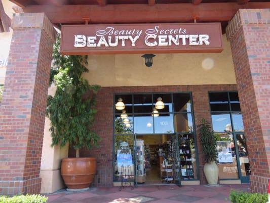 Best beauty salon with most popular product line