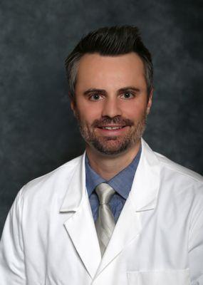 Dr. Kenneth L. Chambers is an Orthopaedic Surgery Specialist with over 14 years of experience.