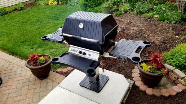 Finished project: Beautiful concrete base for my new post mounted gas grill