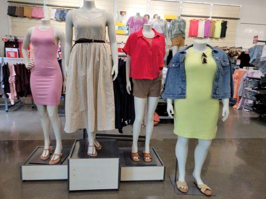 Size inclusive mannequins