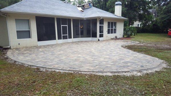 1100 sq ft patio using Mega Old Town Sienna