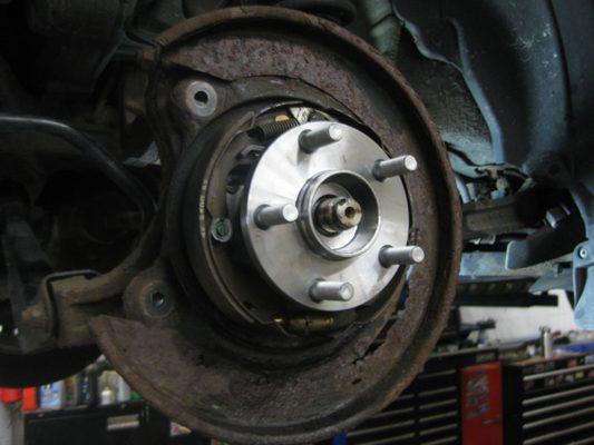 New Subaru wheel bearing hub assembly