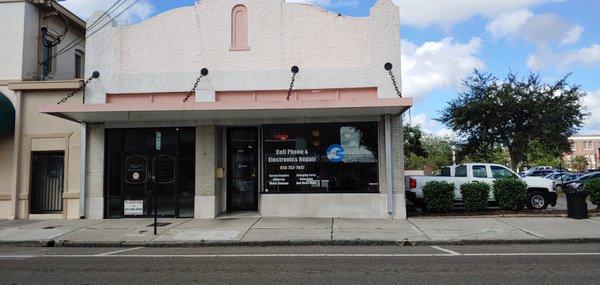 The Device Clinic in Downtown Plant City