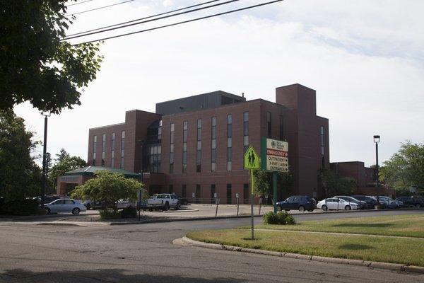 Perry Memorial Hospital's Medical Office Building, home to specialty and surgery clinic offices.