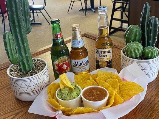 Chips and salsa with guacamole