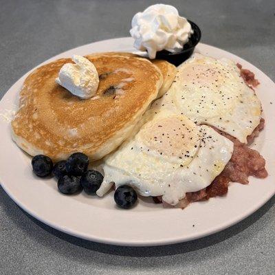 Corned beef has & blueberry pancakes