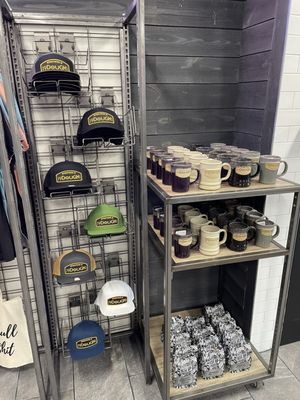 Retail hats & mugs