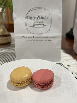 Macaroons: lemon and raspberry