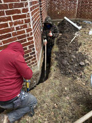 If you have an area with a large amount of water to drain we can handle it no problem! We hand dig to prevent damage to existing utilities.