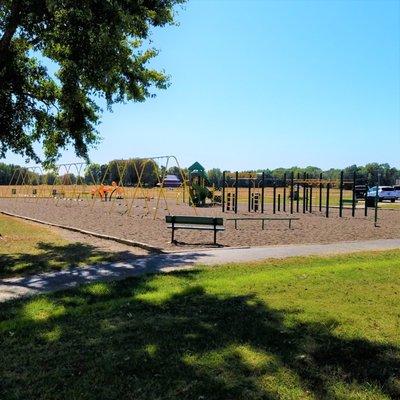 nearby playground (not sure if it's part of the park or the nearby Elementary School)