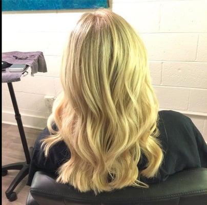 Dallas Blonde that isn't to warm or yellowy!!! Did I mention this too is EasiHair Extension?! Looks so natural the way it should!