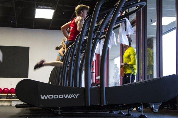 Learning running form on a WoodWay Curve Treadmill