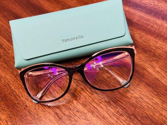 Loving the glasses and the case!