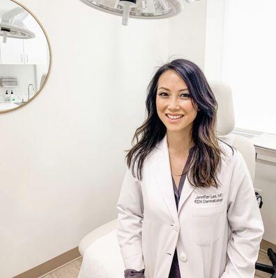 Dr. Jennifer Lee is the Medical Director at REN Dermatology Franklin and Brentwood.