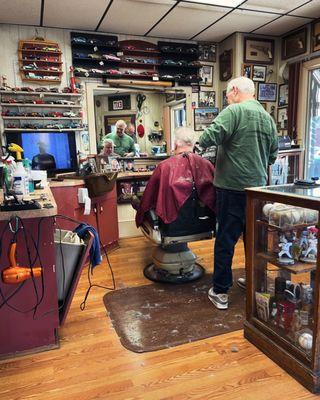 Ben's Barber Shop