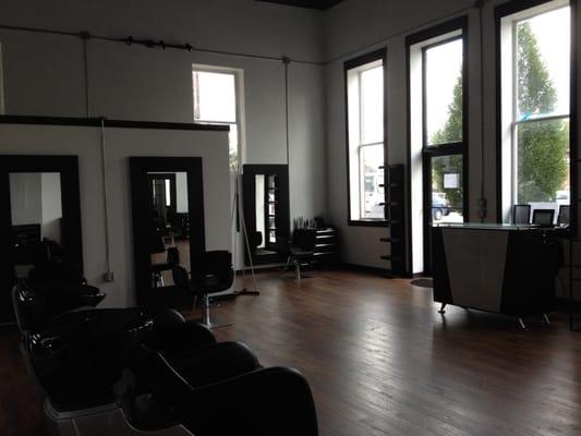 Urbane Uncommon Salon