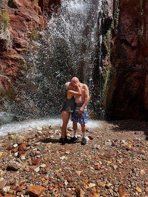 A side canyon dip in the waterfall