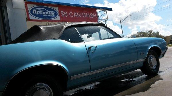 $6 EXPRESS CAR WASH + FREE VACUUMS + FREE HAND DRY = ONLY @ OPTIMUS!