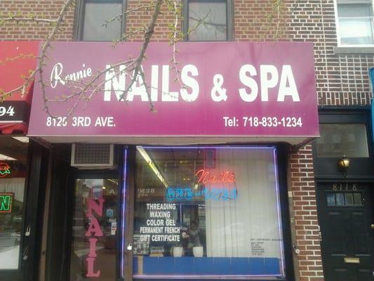 Ronnie's Nails & Spa