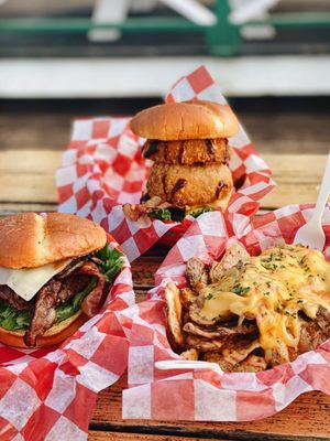 Messy Fries, Paniolo Burger & Max Burger