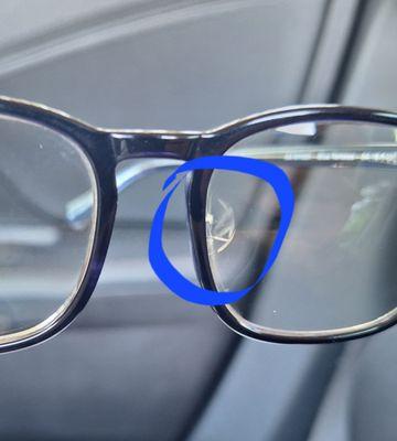 This shows the Crack made by Erick at the time of replacing my lense into the new frame.