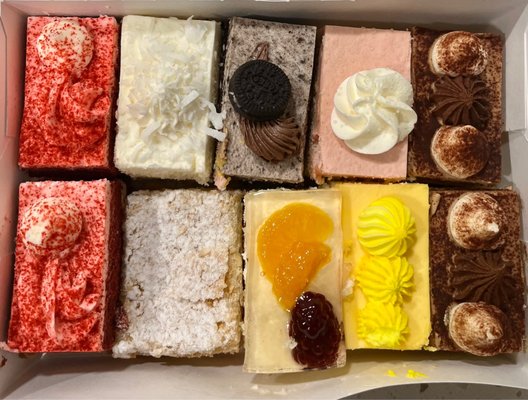 Sampler pastry box