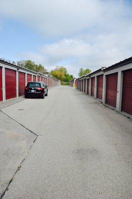 Wide aisles provided for safety and loading/ unloading items.