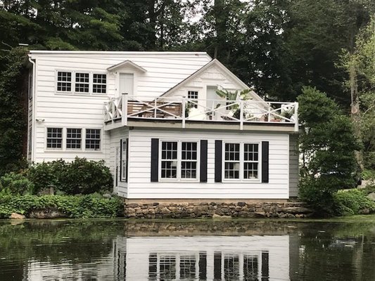 Window cleaning in beautiful and unique homes in CT