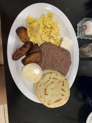 Traditional Salvadorian breakfast.