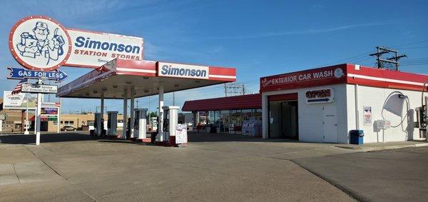 Simonson's Station Store - South Dickinson