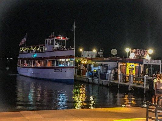 Queen II docking at Pirate Jacks