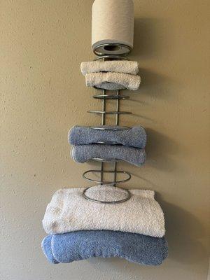 Mis-matched, scratchy, thin towels.