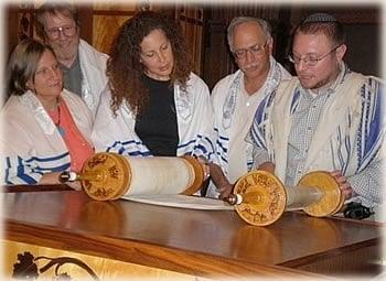 Torah reading during High Holiday services