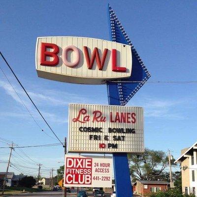 La Ru Lanes Bowl Sign Outside