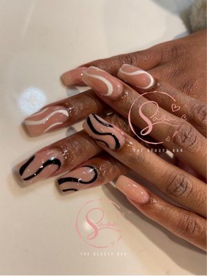 Nails with design