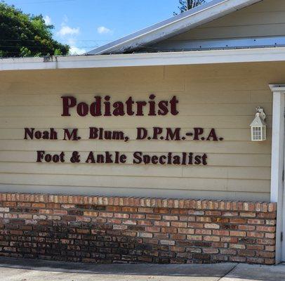 Dr. Noah Blum - Foot & Ankle Specialist in Fort Pierce.