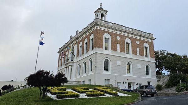 City Hall historic POI