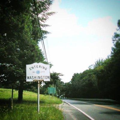 Entering Washington, Massachusetts town sign