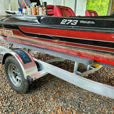 1999 Stratos 273 Vindicator Bass Boat.  Wash, Buff and Wax.