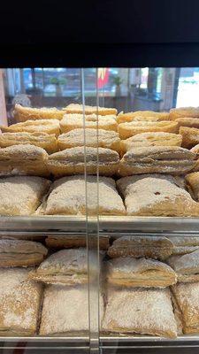 Pastelillos de Guayaba / Guava Filled Pastries