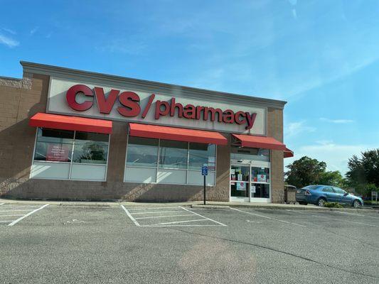 Pharmacist is intentionally RUDE! They can't type correct numbers or dates! Get a new pharmacy manager CVS!