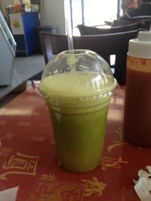 Jugo Verde: pineapple, celery, parsley and Orange.