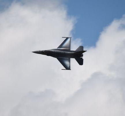 F16 with vapor forming on the wings (2017)