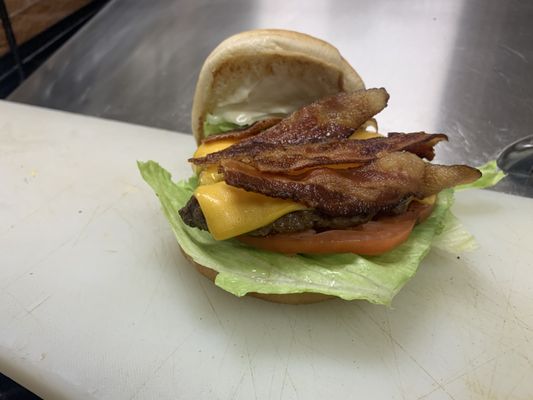 Never frozen bacon cheeseburger