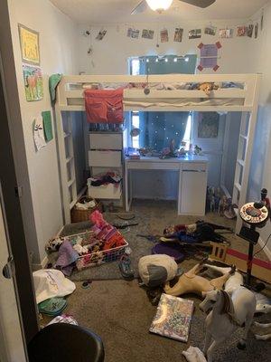 Daughters messy room