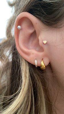 Tragus piercing, heart