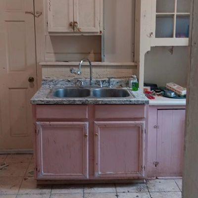 Small kitchen facelift (before)